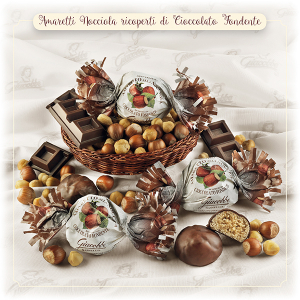 Giacobbe Amaretti Nocciola Ricoperti Di Cioccolato Fondente sfusi al kg.